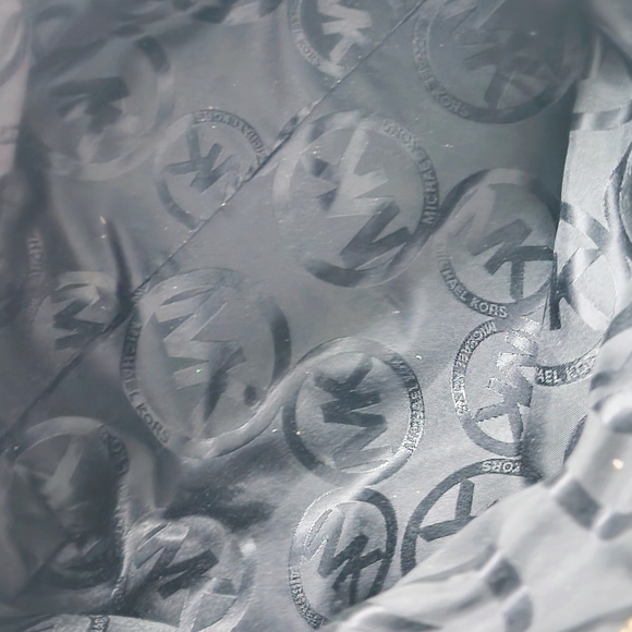 MICHAEL KORS LUDLOW DRAWSTRING LEATHER LARGE SHOULDER PURSE - Picture 5 of 5